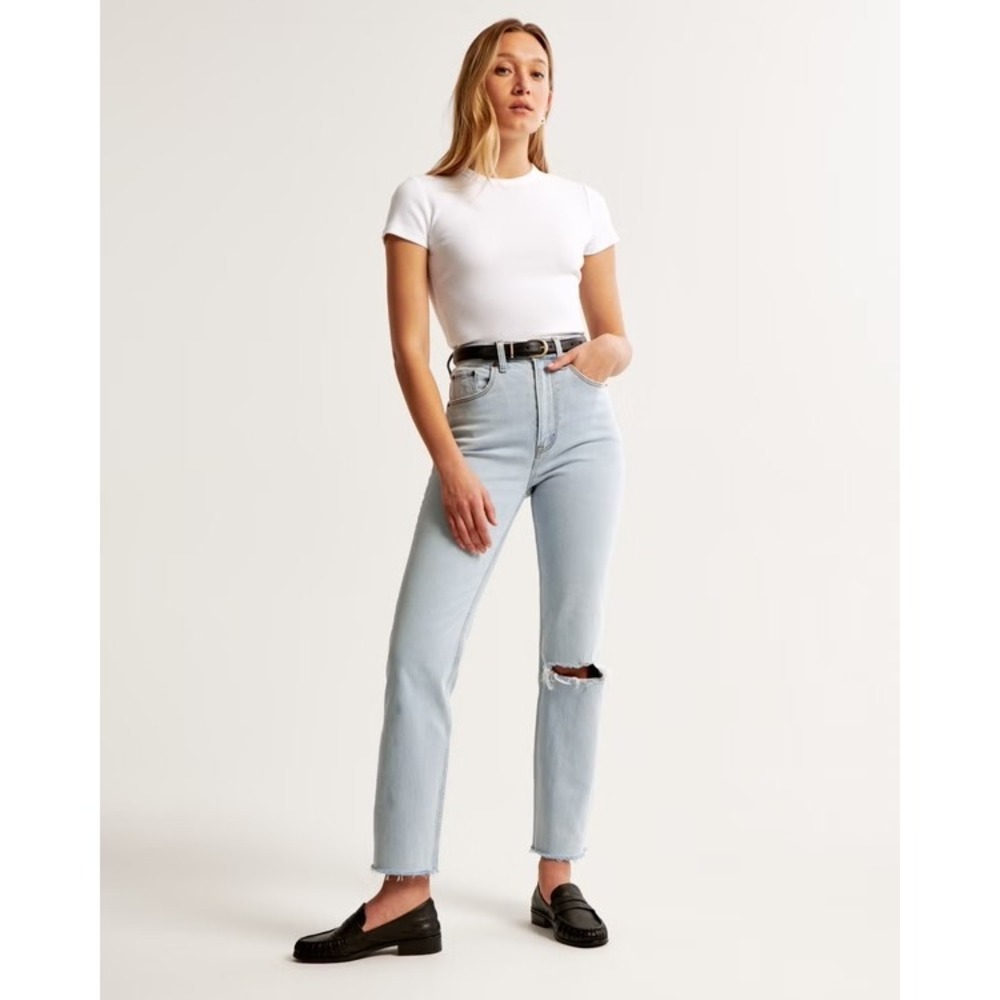 A&F Abercrombie Lightweight Stretch Ultra High Rise Ankle Straight Jeans Size 22